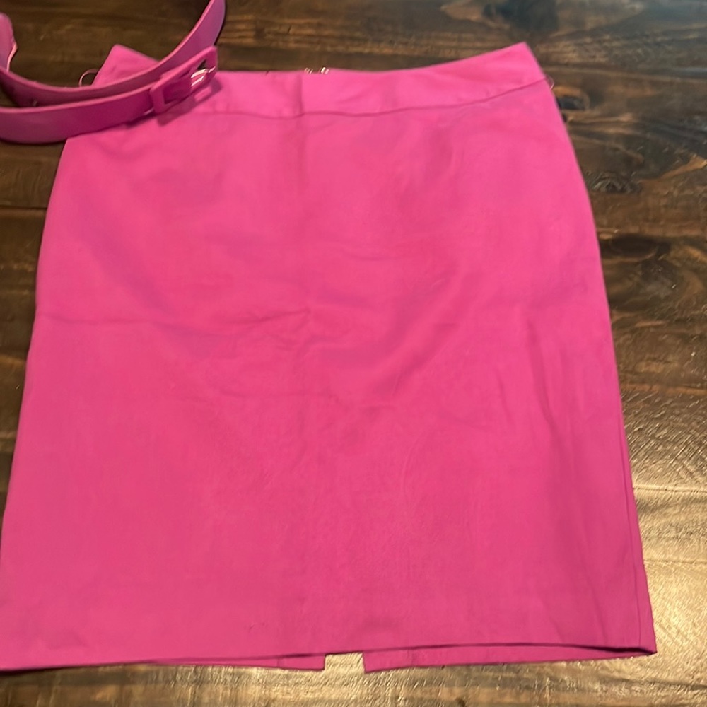 Good condition purple Worthington skirt with matching belt